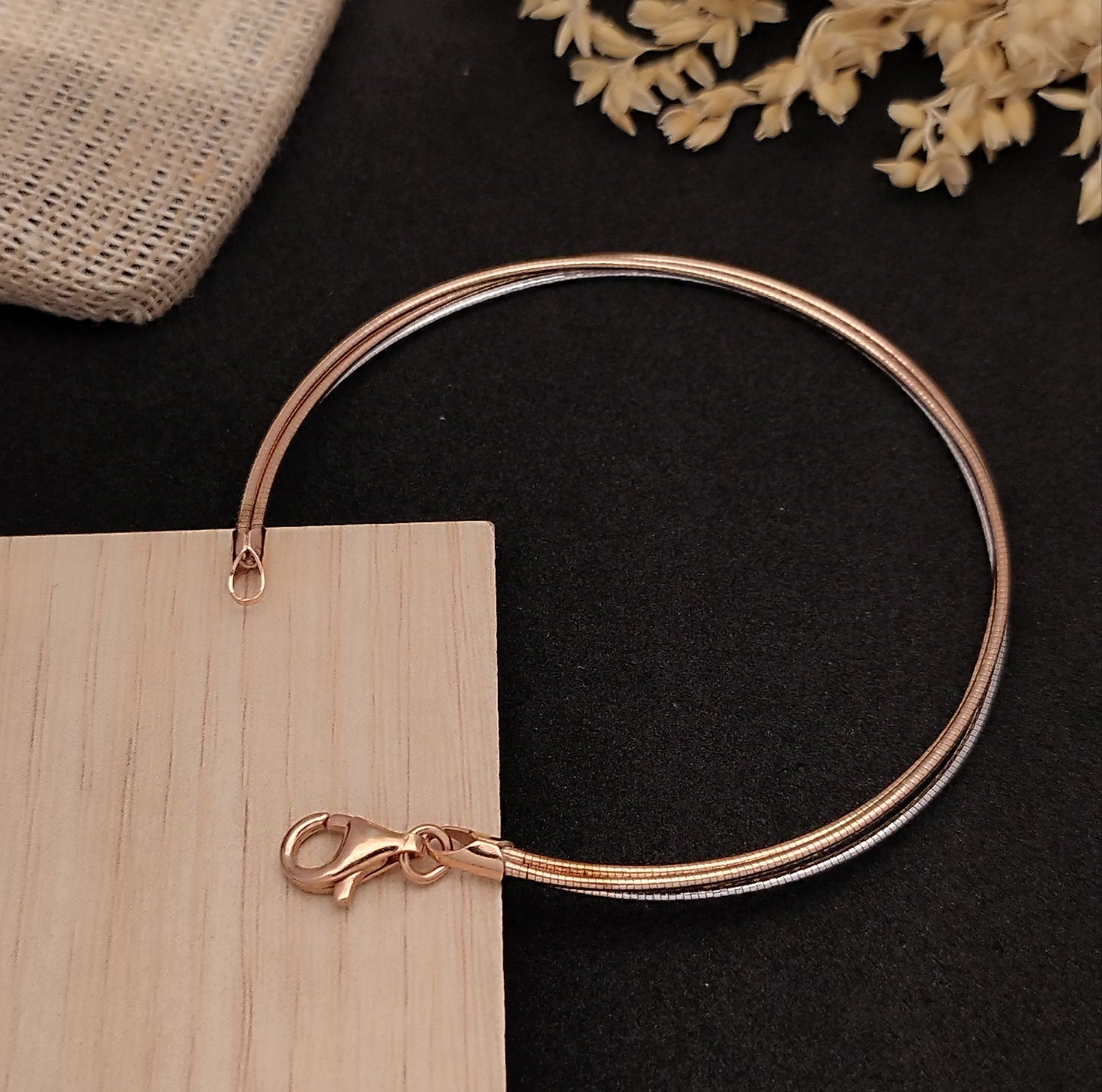 Lady bracelet gold finish